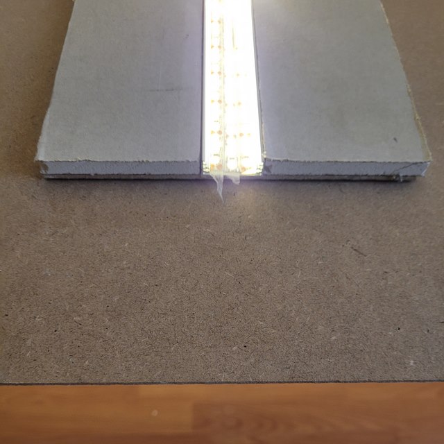 barra led con canalina molto grande